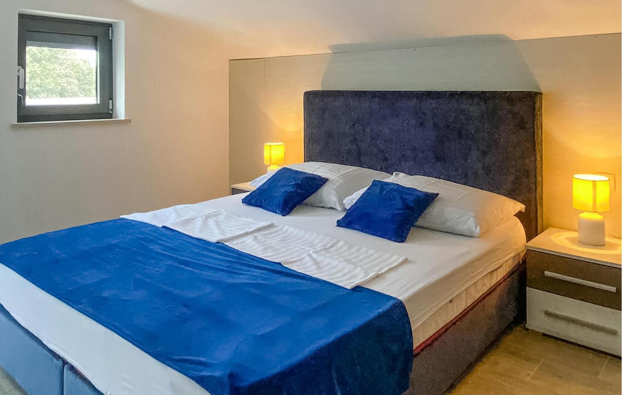 Stunning Apartment In Pjescana Uvala With Wifi Esterno foto