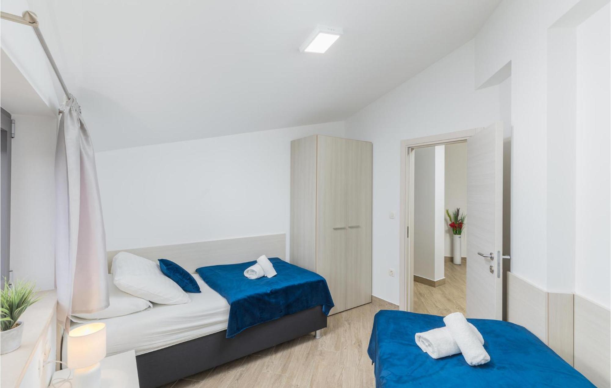 Stunning Apartment In Pjescana Uvala With Wifi Esterno foto